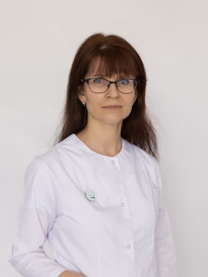 Заведующая отделением, врач-дерматовенеролог Аксенова Ирина Николаевна